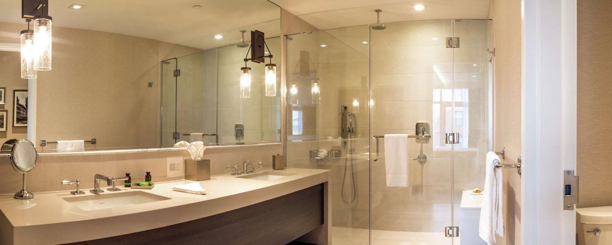 King Room - Hearing Accessible with City View