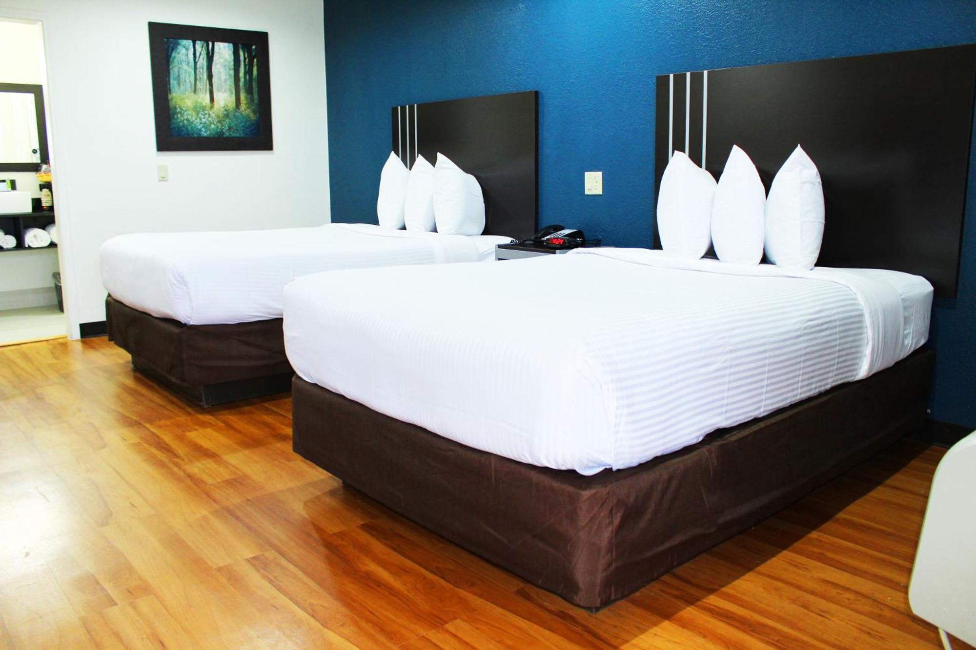 Double Room with Two Double Beds - Non-Smoking,703690543:JPEG