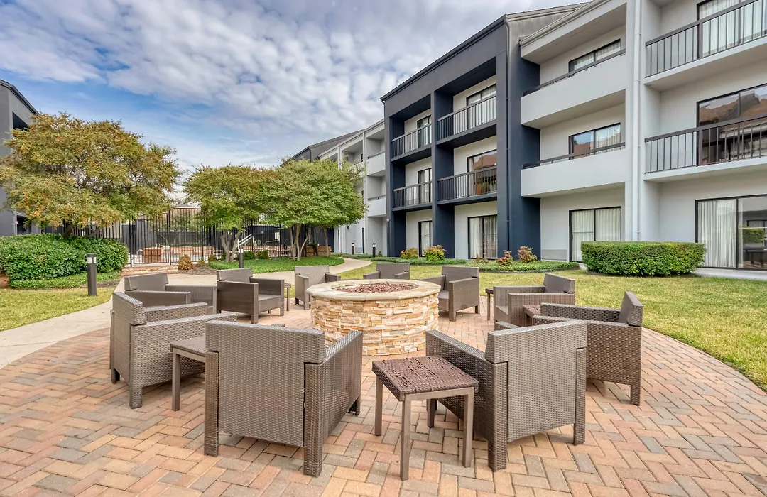 Oyo Townhouse Love Field-1