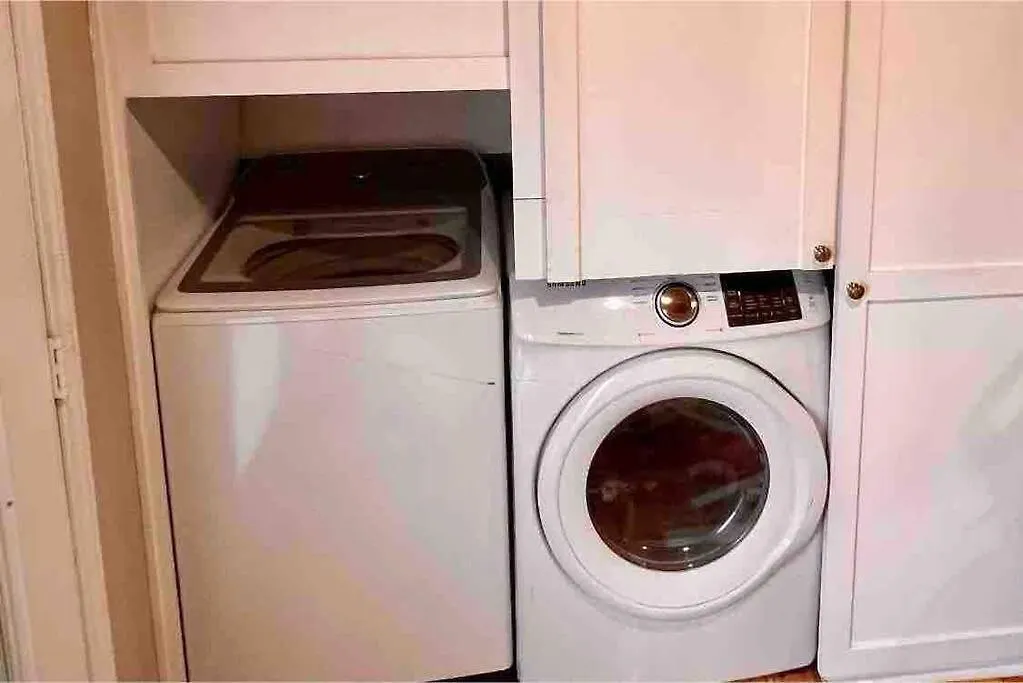 2 Bedroom Luxury Home.. Wooden Floors And Ceilings-1