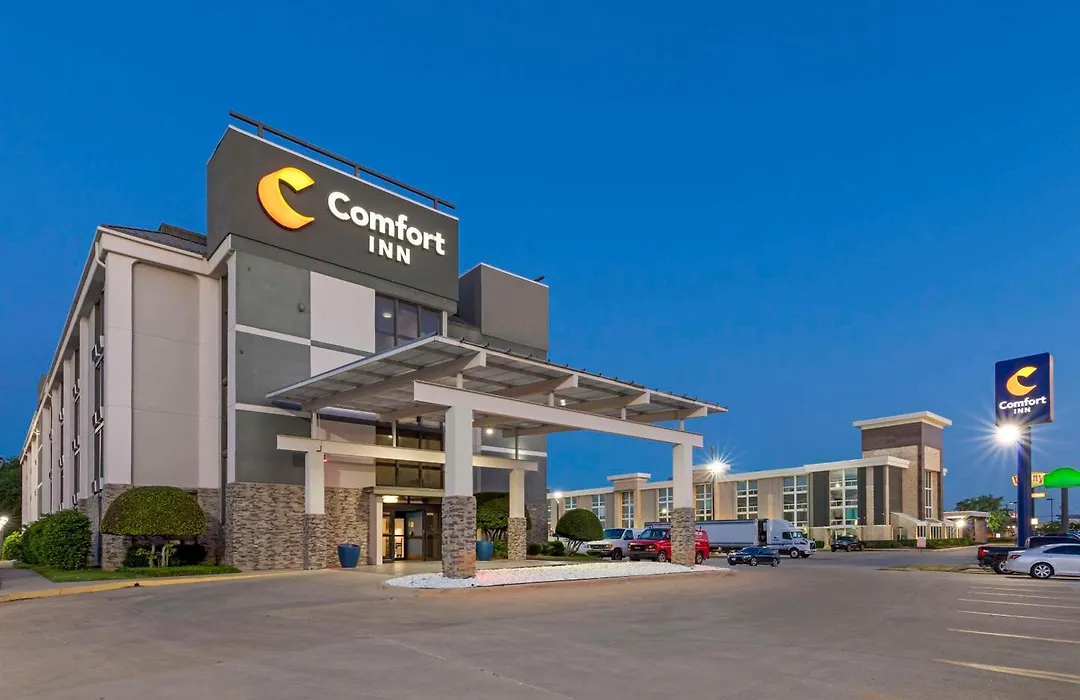 Comfort Inn Dallas North Love Field Airport-1
