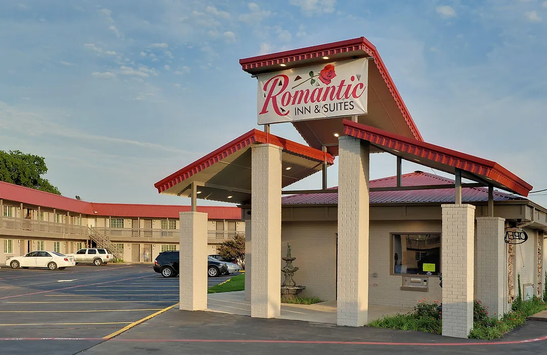 Romantic Inn & Suites-1
