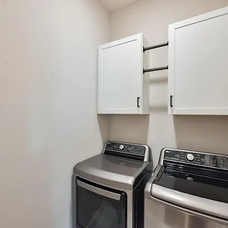 9 Minutes To Downtown Dallas - 1000Mbps - King Suite - 58 In Tv - Games-2