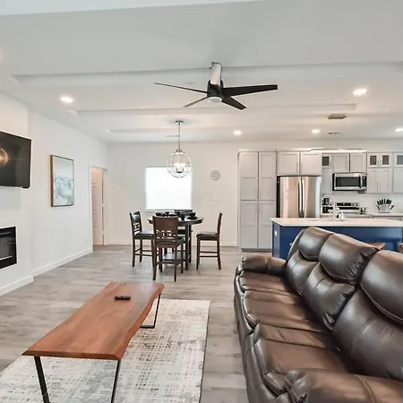 Downtown 10 Min Rooftop Deck King Suite 55 Smart Tv-3