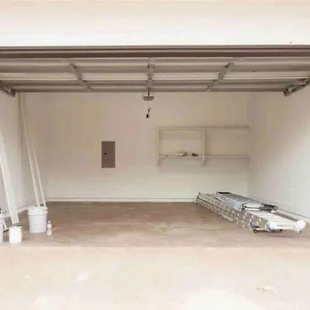 Glamorous Perfectly Located Luxury 2 Bed Townhome-2