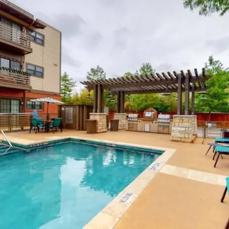 10 Mins From Downtown Dallas-3