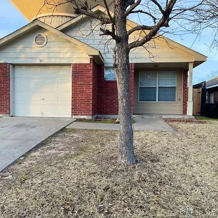 Private Room Near Downtown Dallas2-3