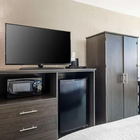 Comfort Inn Dallas North Love Field Airport-3