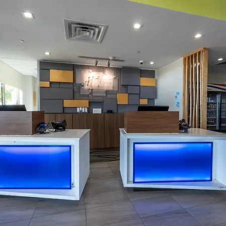 Holiday Inn Express & Suites Dallas Ne Arboretum-3