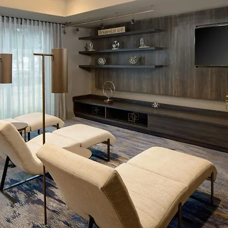 Courtyard By Marriott Dallas Downtown/Reunion District-3