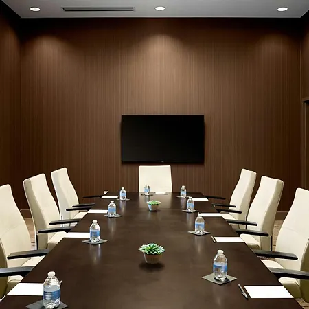 Courtyard By Marriott Dallas Downtown/Reunion District-2