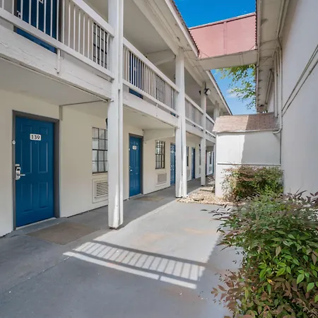 Motel 6-Dallas, Tx - Market Center-2