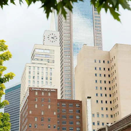 Hampton Inn & Suites Dallas Downtown-2
