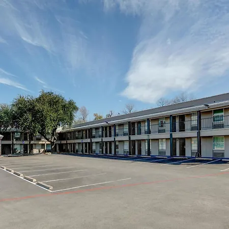 La Quinta Inn By Wyndham Dallas Uptown-3