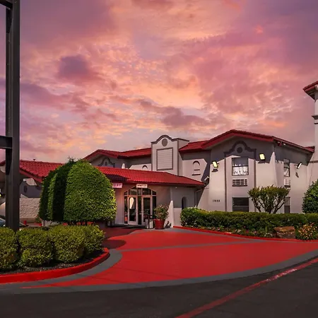 Red Roof Inn North Dallas - Park Central-3